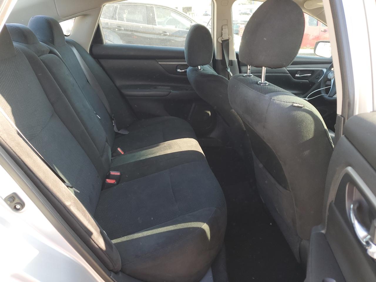 2015 Nissan Altima - Image 10