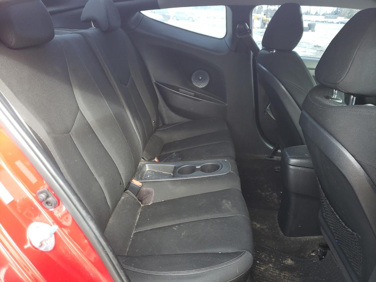 2016 Hyundai Veloster - Image 10