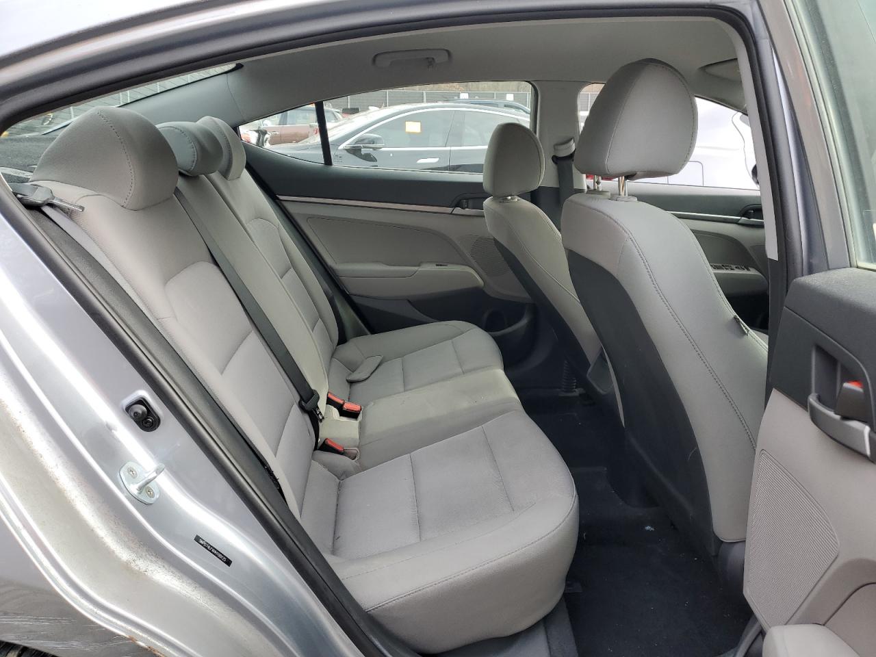 2017 Hyundai Elantra - Image 10