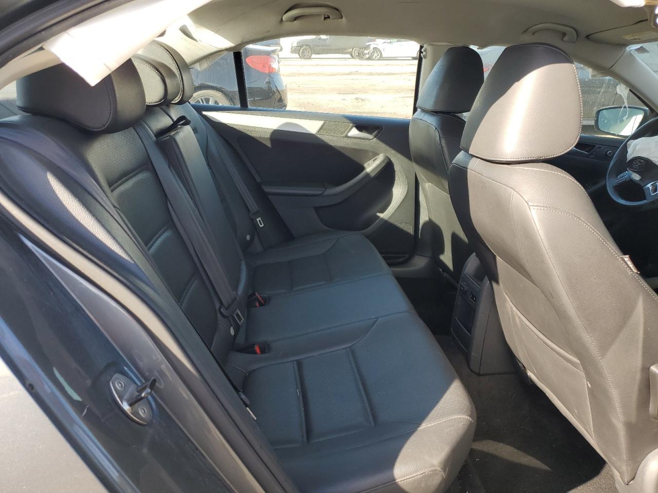 2014 Volkswagen Jetta - Image 10