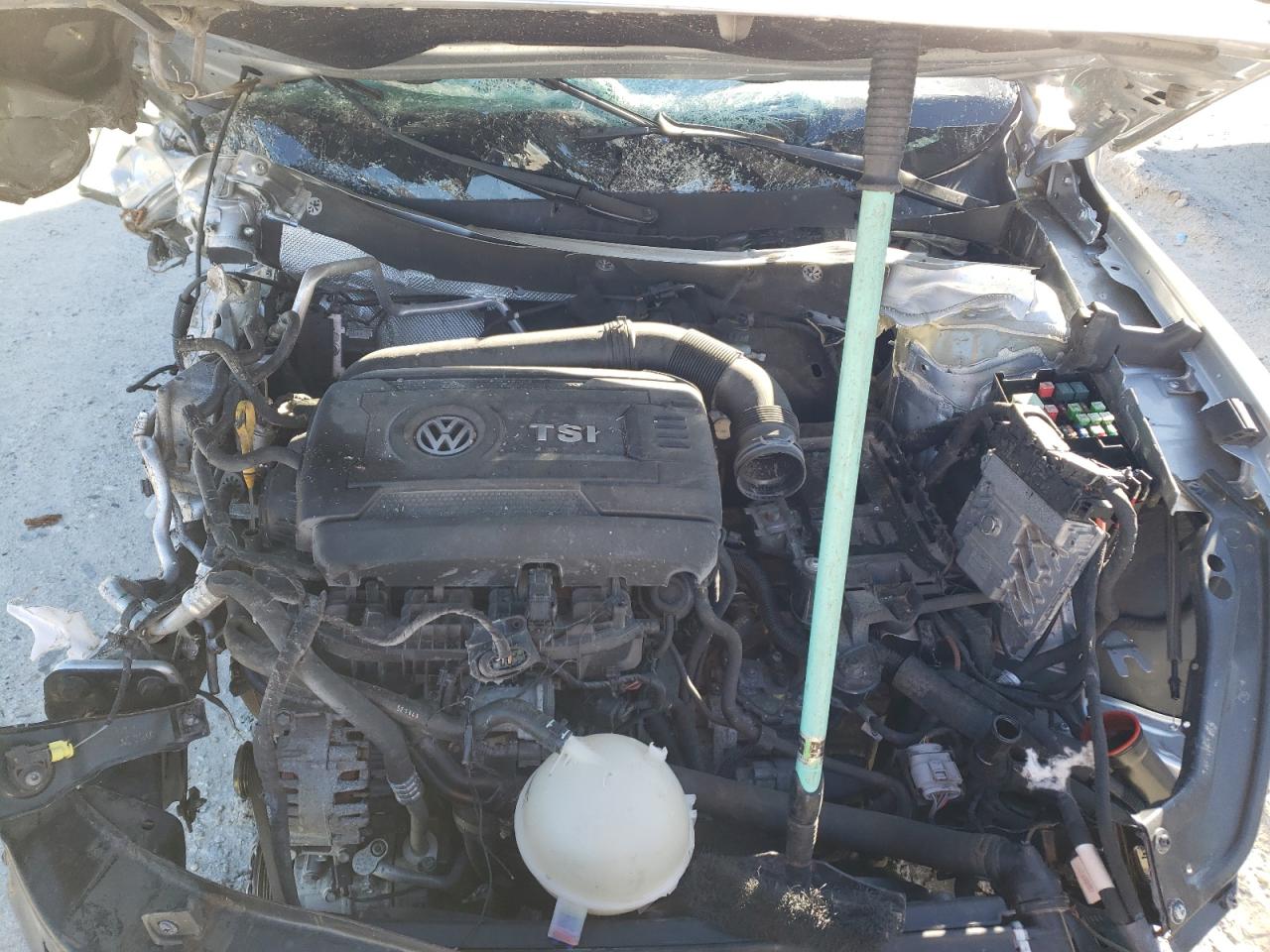 2017 Volkswagen Passat - Image 11