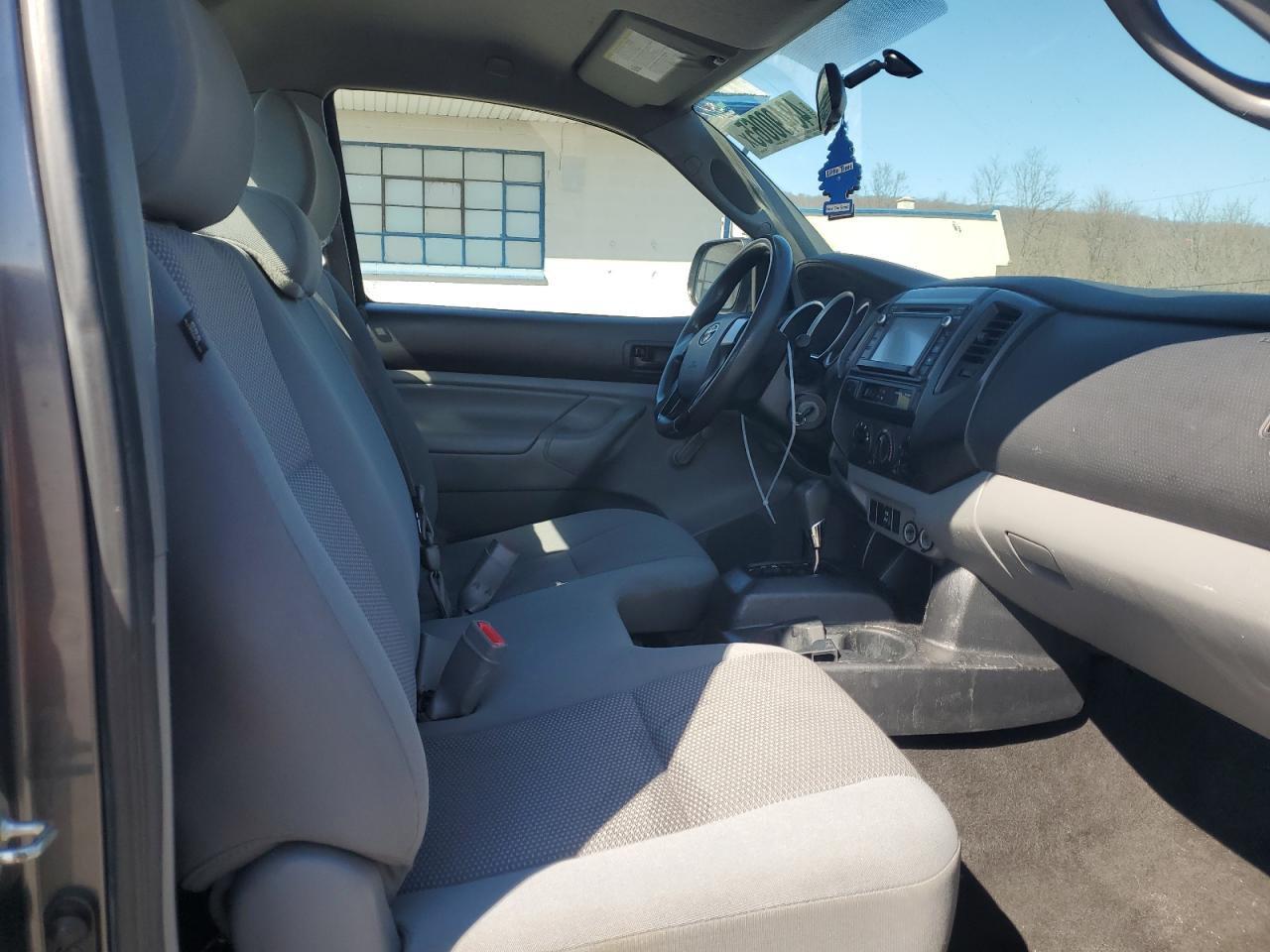 2014 Toyota Tacoma - Image 10