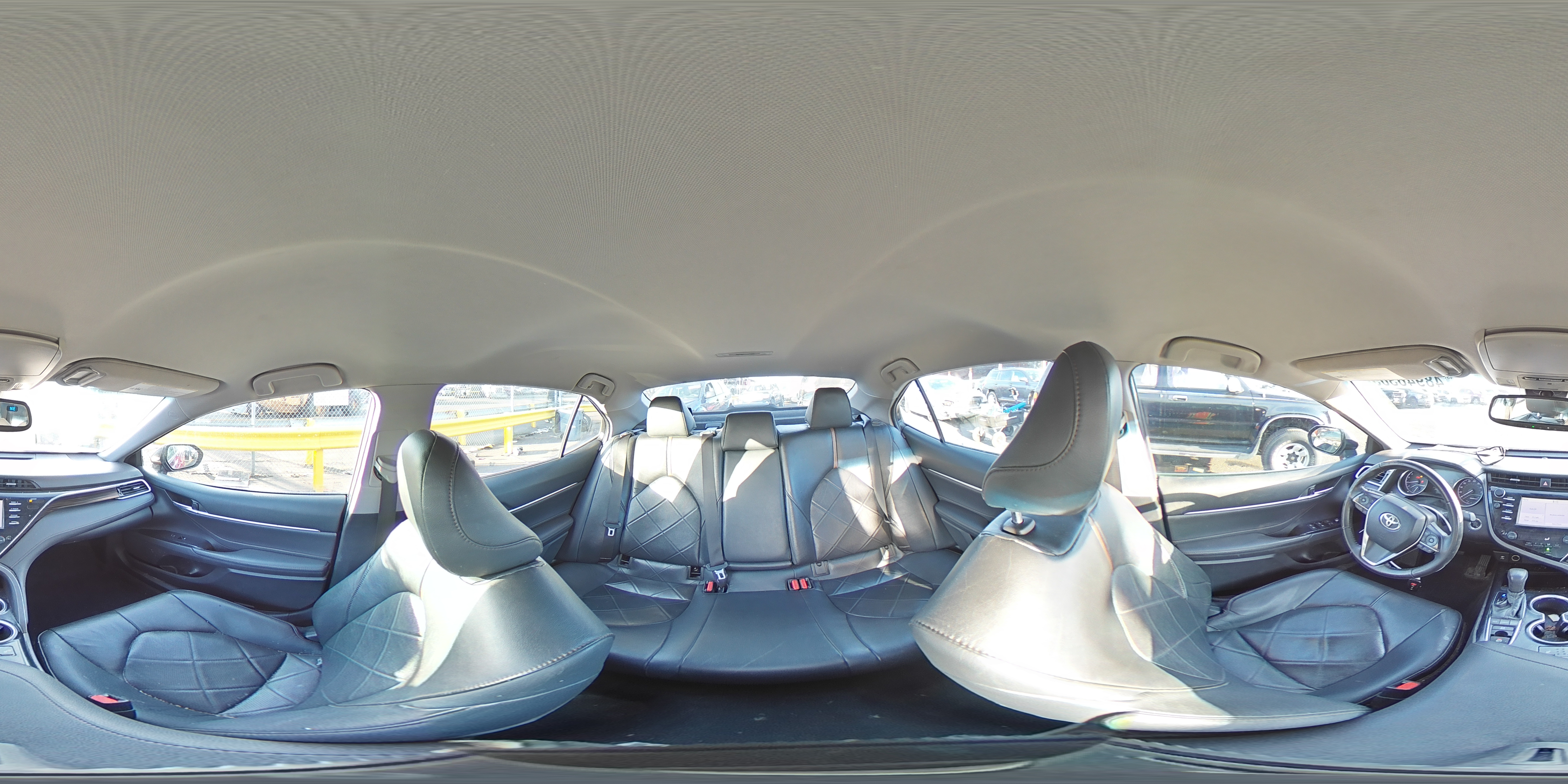 2018 Toyota Camry - Image 13