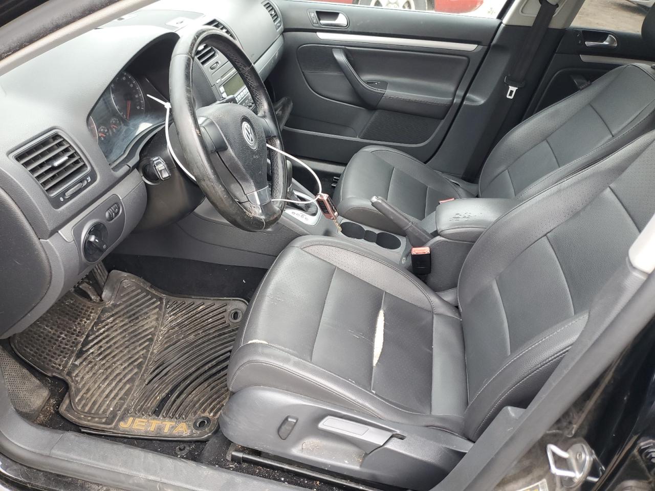 2009 Volkswagen Jetta - Image 7