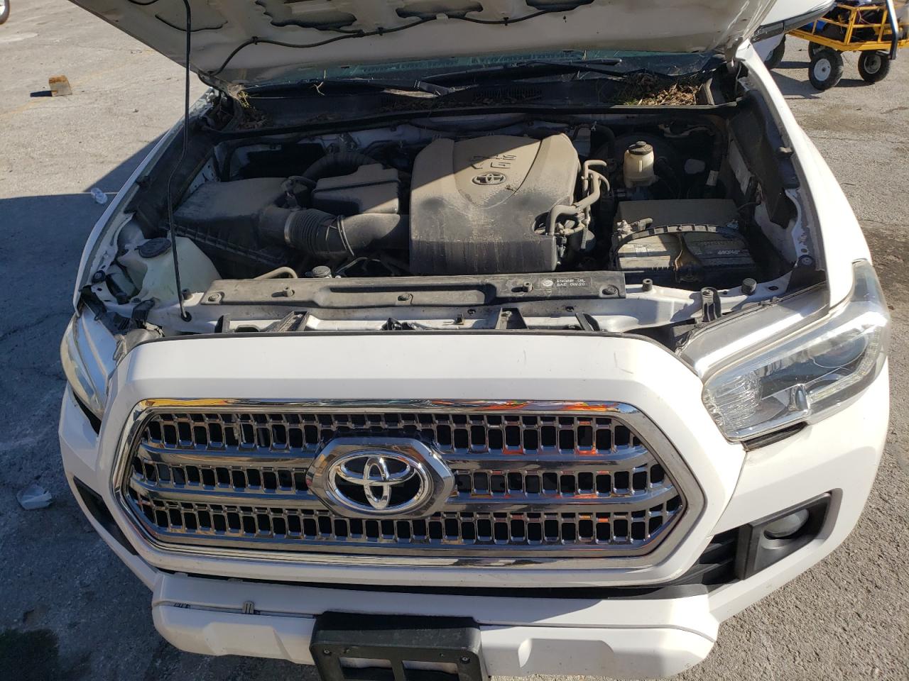 2016 Toyota Tacoma - Image 12