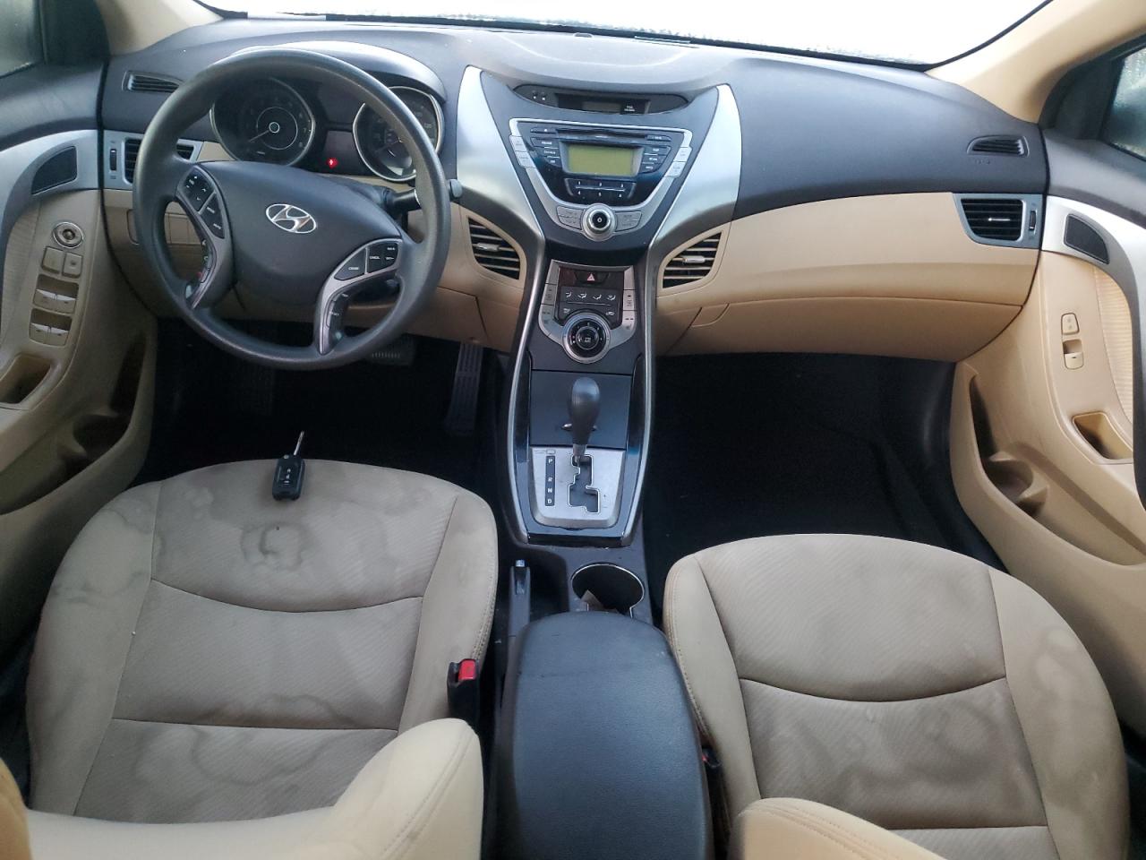 2013 Hyundai Elantra - Image 8