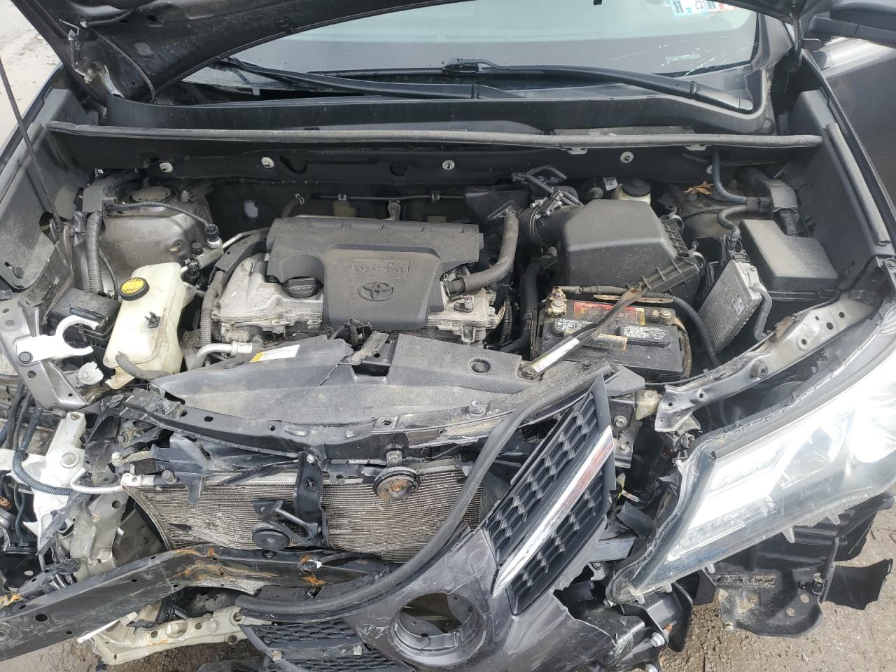 2015 Toyota RAV 4 - Image 12
