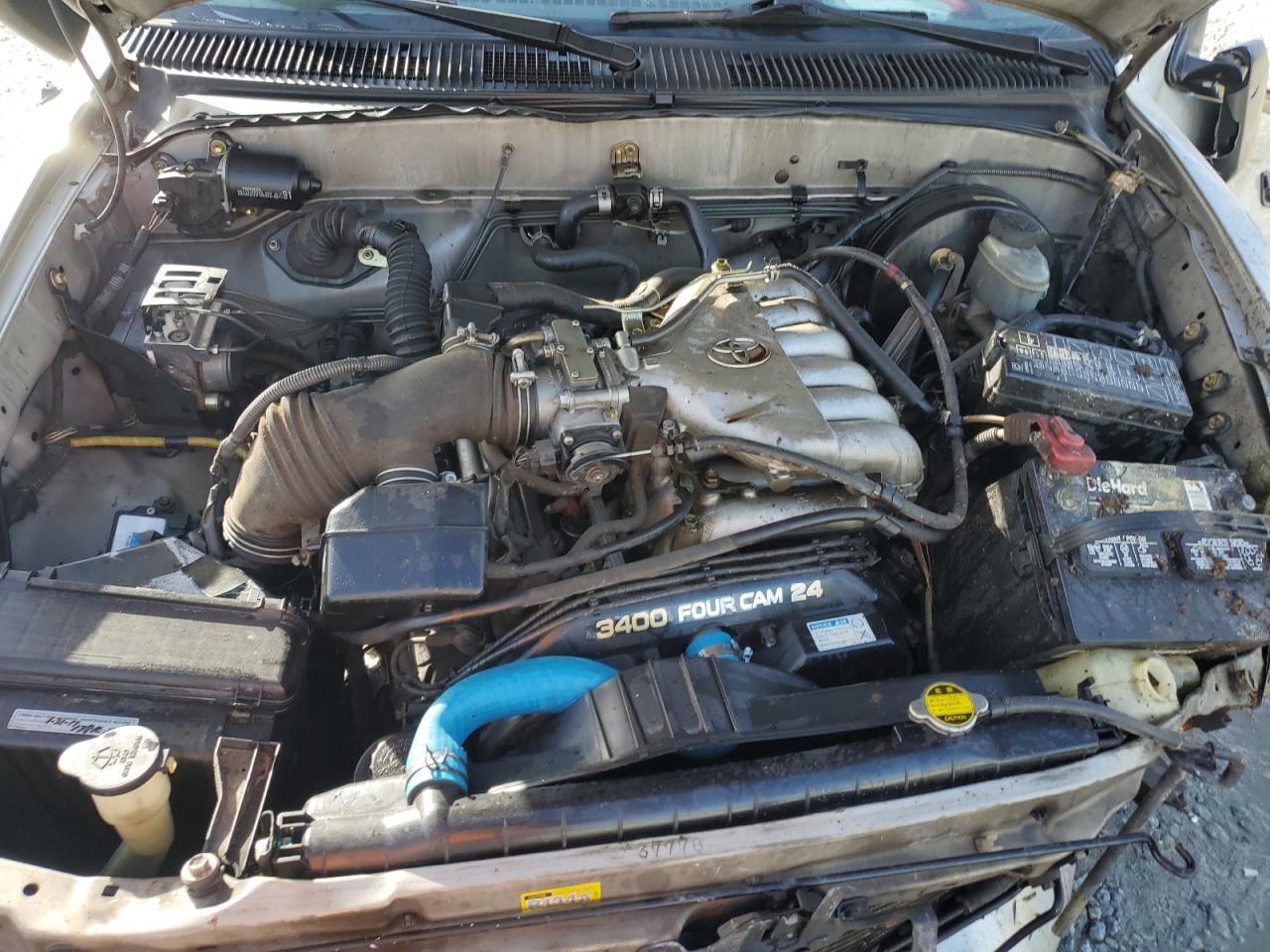 2004 Toyota Tacoma - Image 11