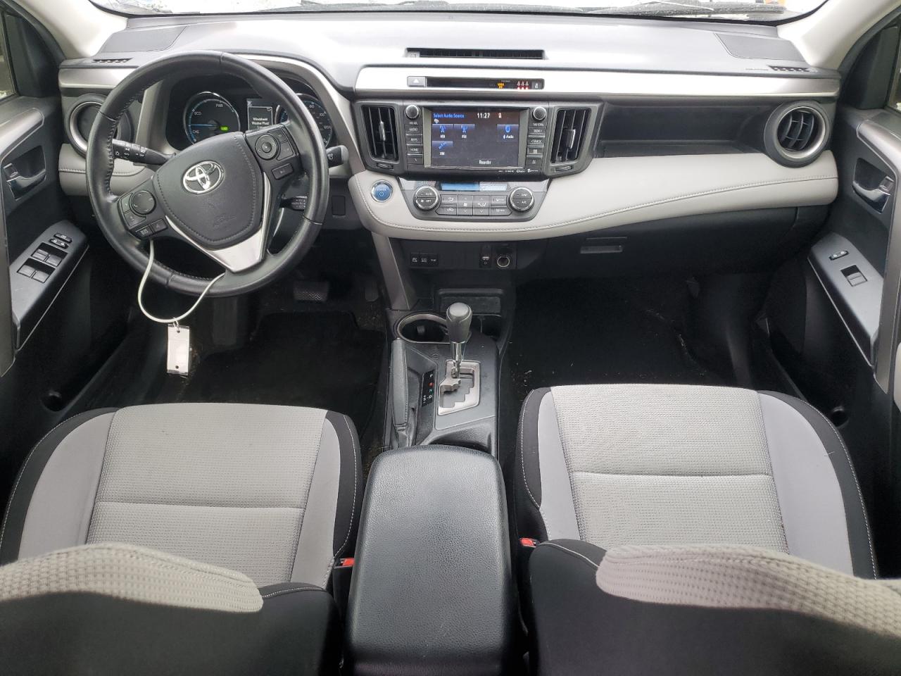 2017 Toyota RAV 4 - Image 8