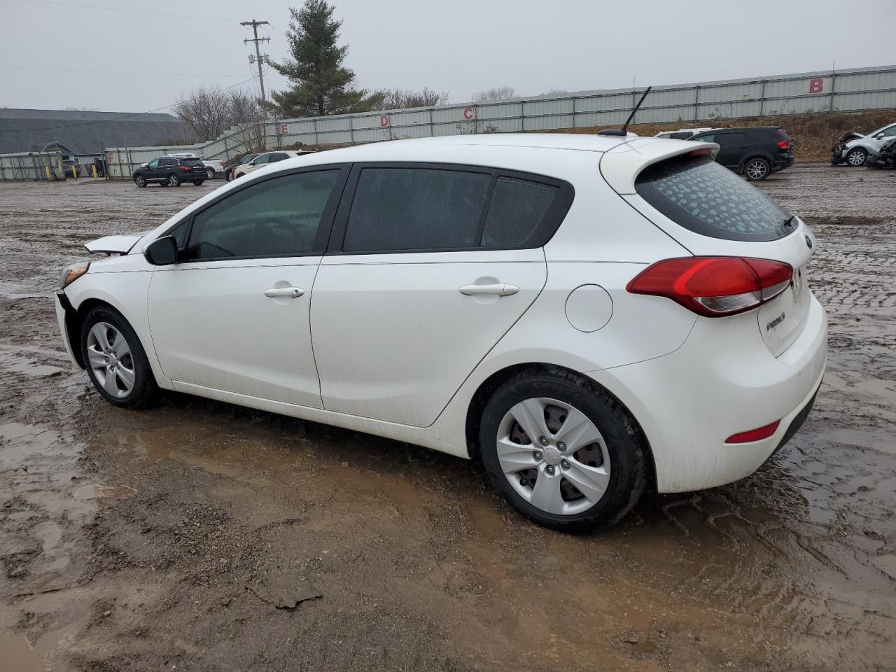 2016 Kia Forte - Image 2