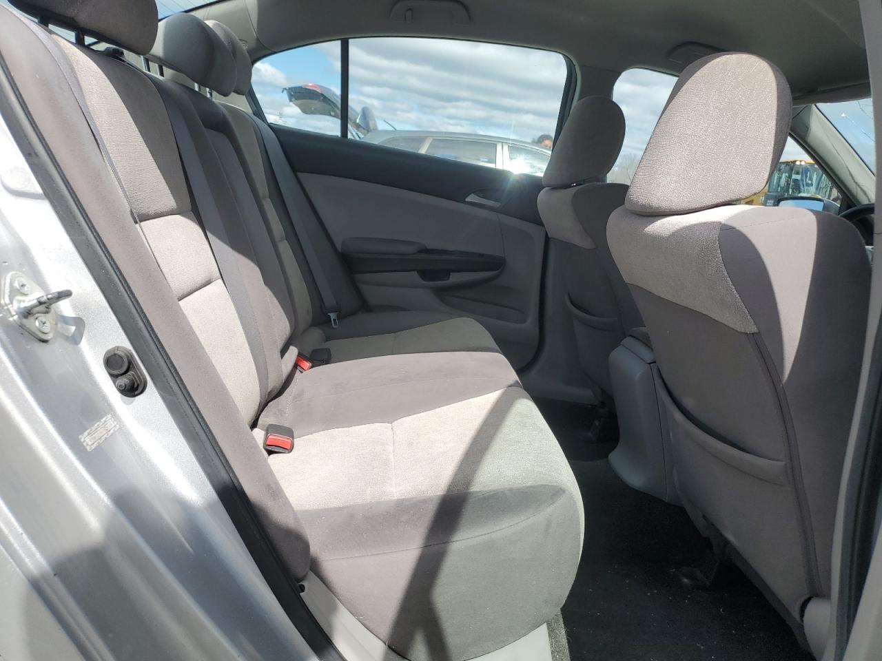 2010 Honda Accord - Image 11