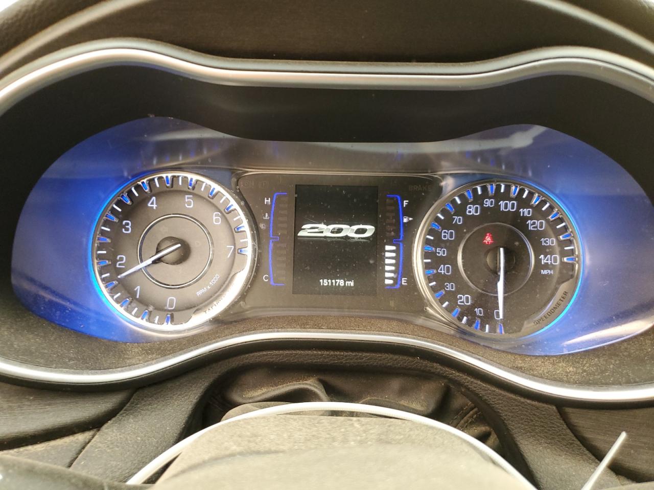 2017 Chrysler 200 - Image 9