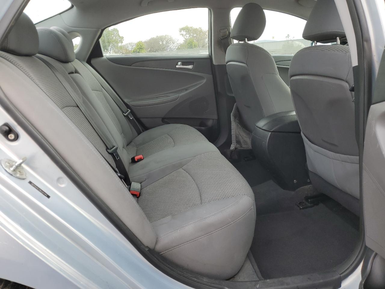 2011 Hyundai Sonata - Image 10