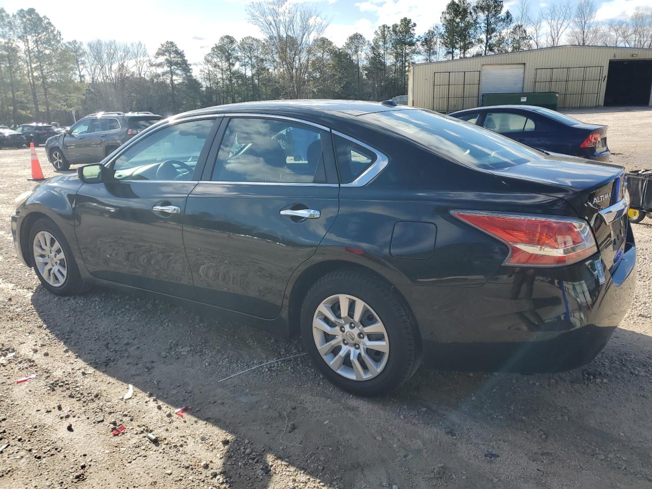 2015 Nissan Altima - Image 2