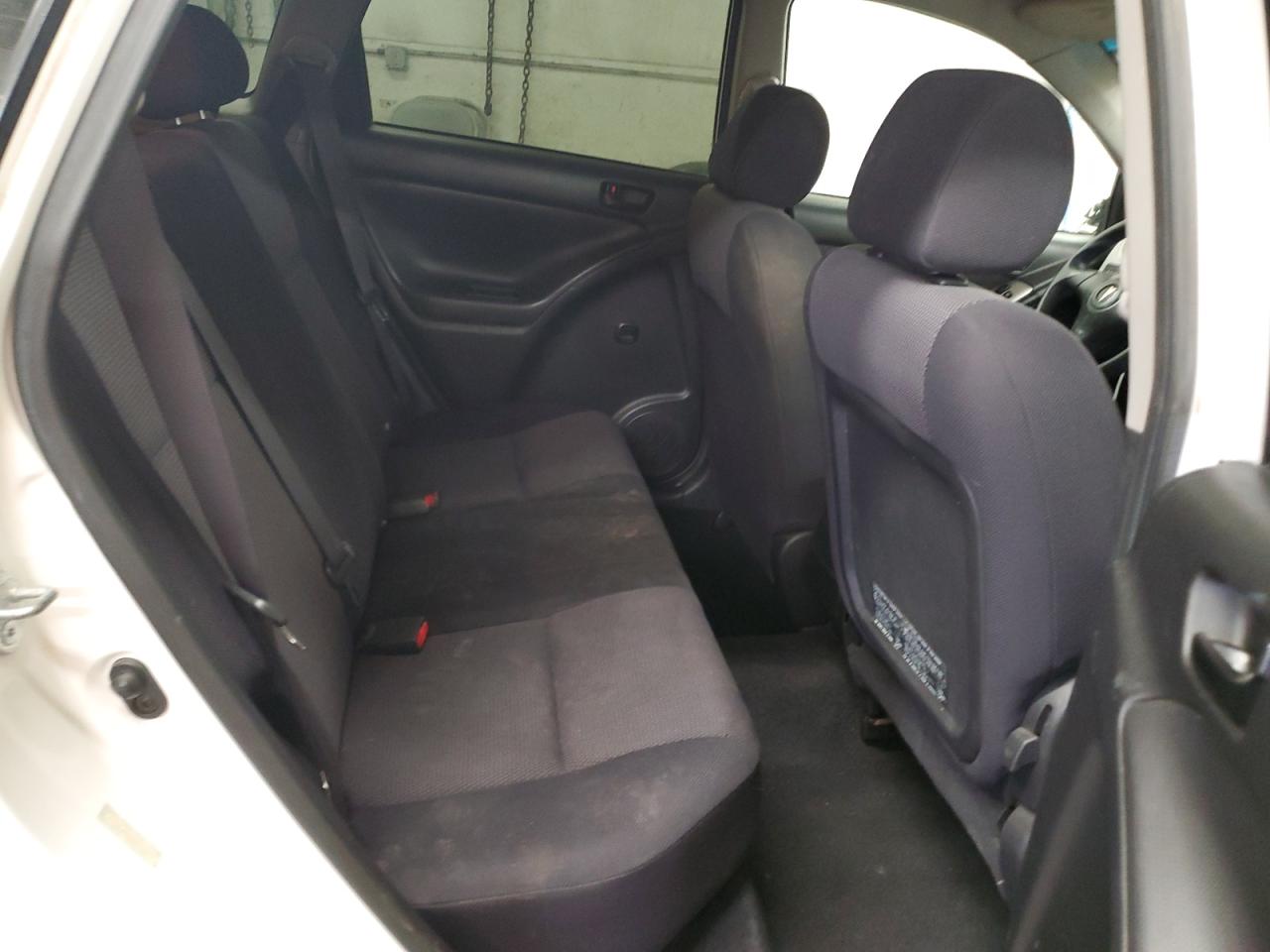 2006 Pontiac Vibe - Image 11