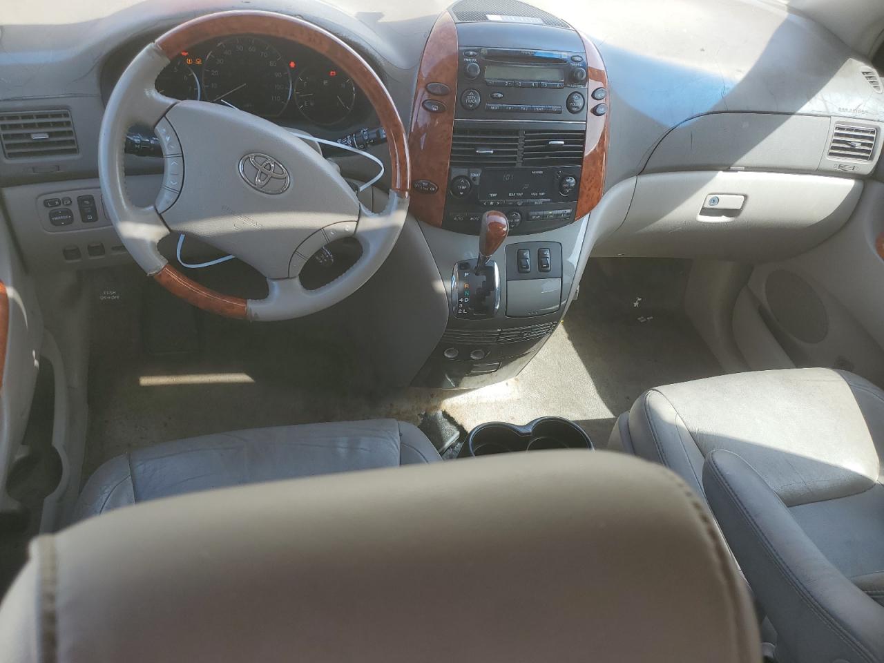 2008 Toyota Sienna - Image 8