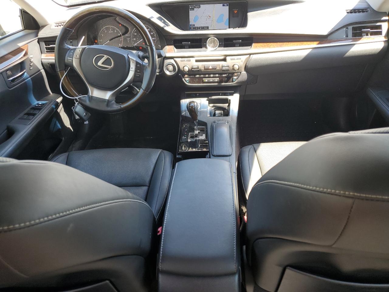 2015 Lexus ES - Image 8