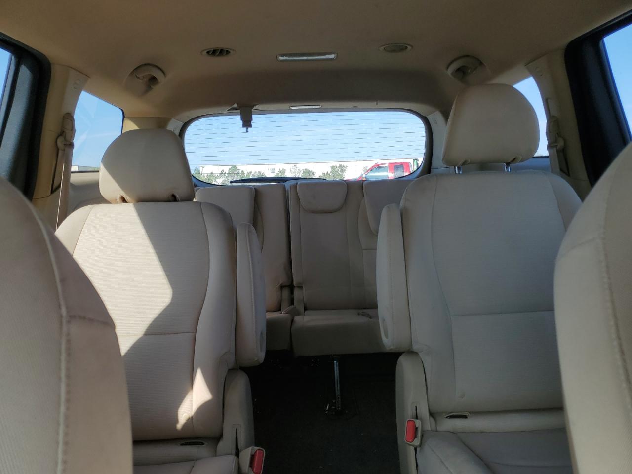 2015 Kia Sedona - Image 10