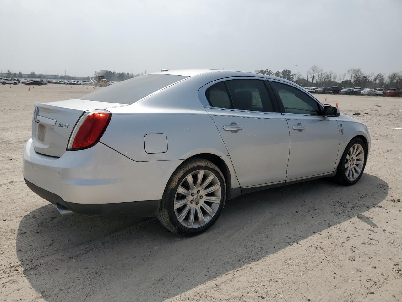2010 Lincoln MKS - Image 3
