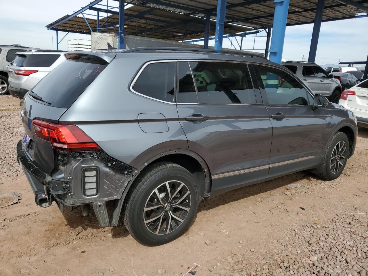 2021 Volkswagen Tiguan - Image 3