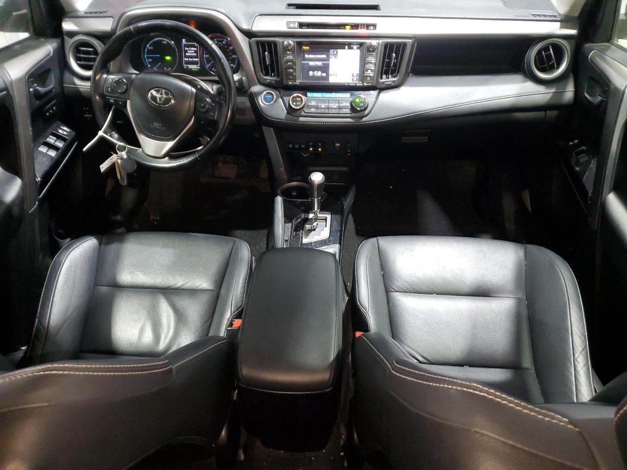 2017 Toyota RAV 4 - Image 8