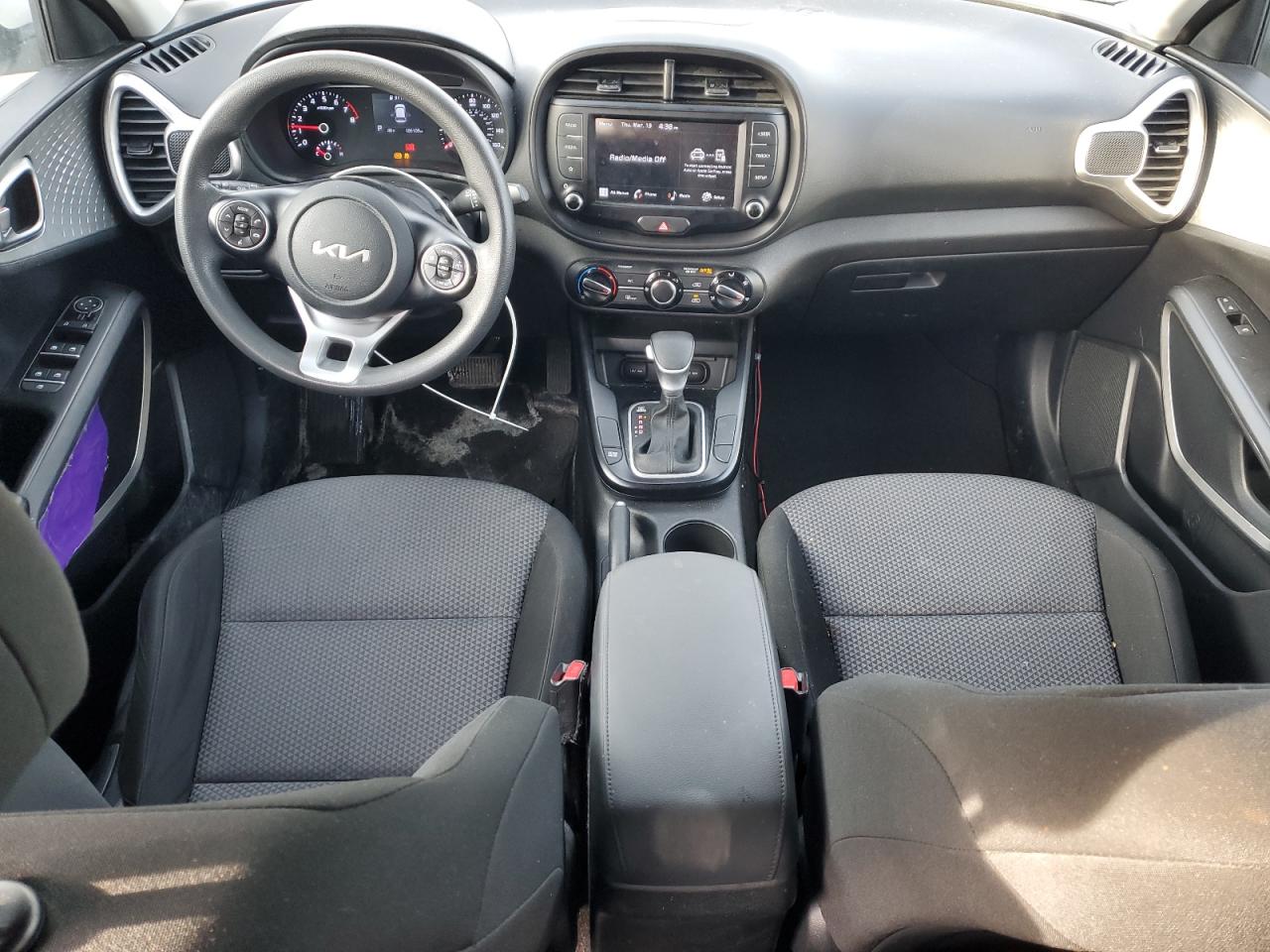 2022 Kia Soul - Image 8