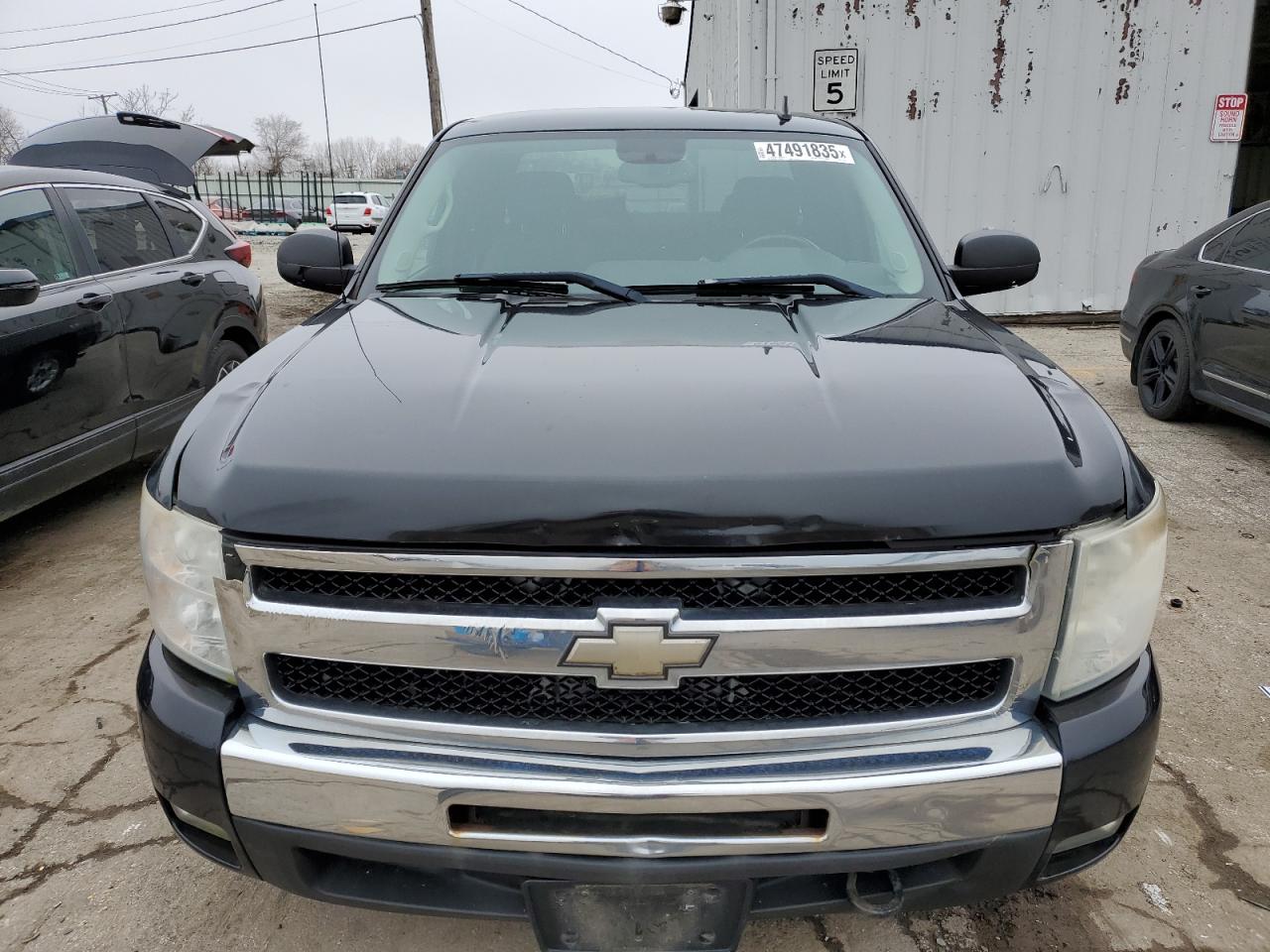 2009 Chevrolet Silverado - Image 5