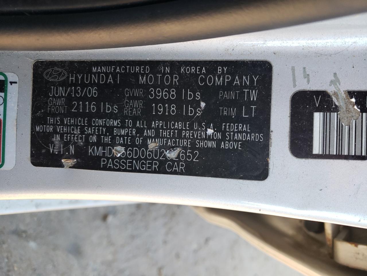 2006 Hyundai Elantra - Image 12