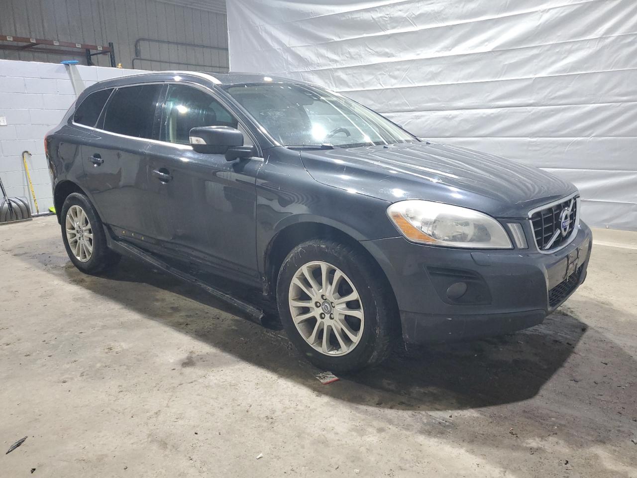 2010 Volvo XC60 - Image 4