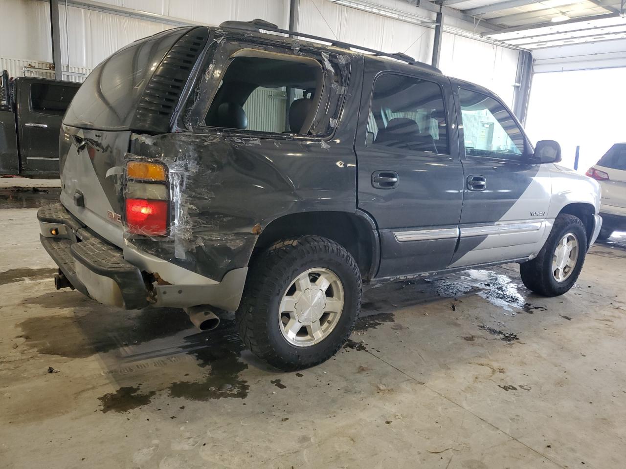 2005 GMC Yukon - Image 3