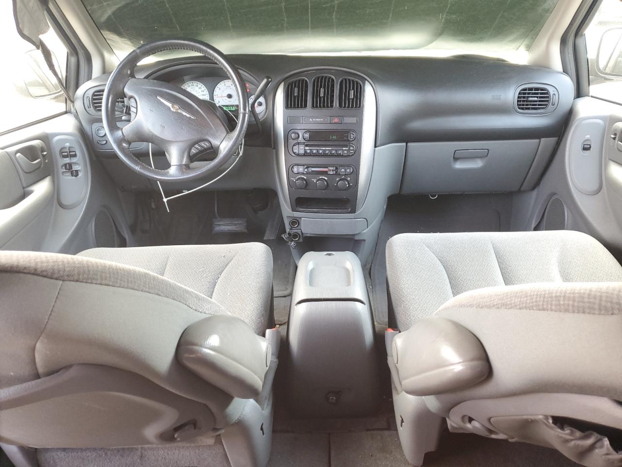 2005 Chrysler Town & Country - Image 8