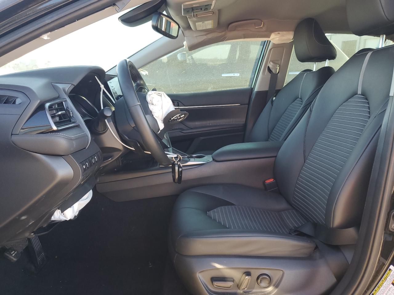 2022 Toyota Camry - Image 7