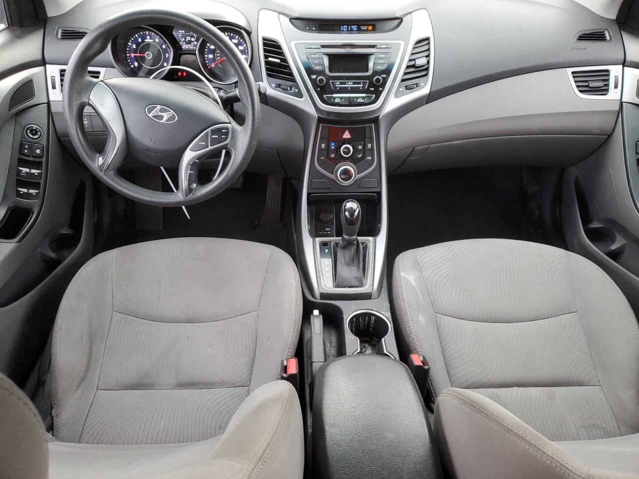 2016 Hyundai Elantra - Image 8