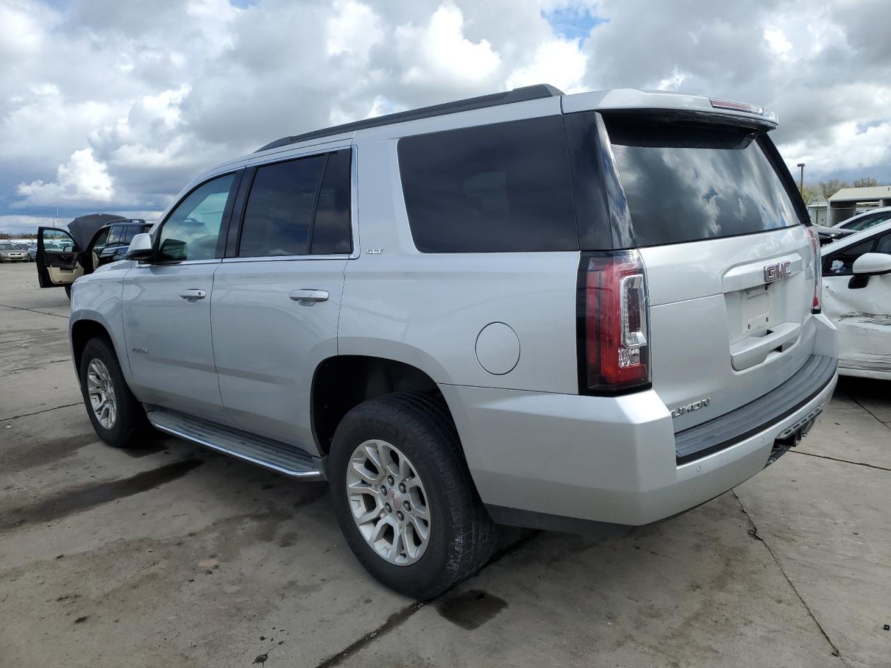 2018 GMC Yukon - Image 2