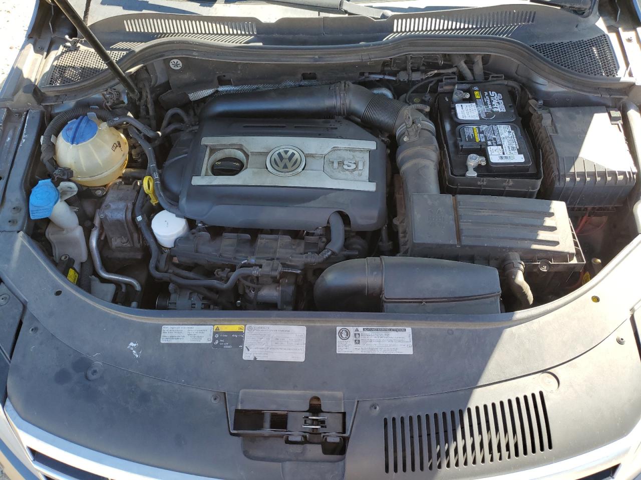 2014 Volkswagen Passat CC - Image 13