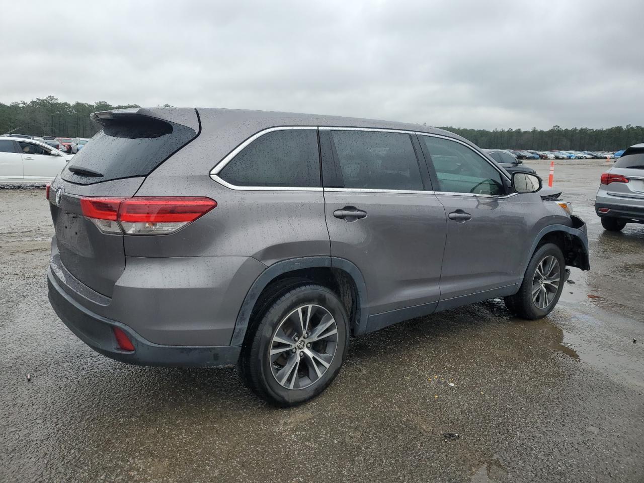 2019 Toyota Highlander - Image 3