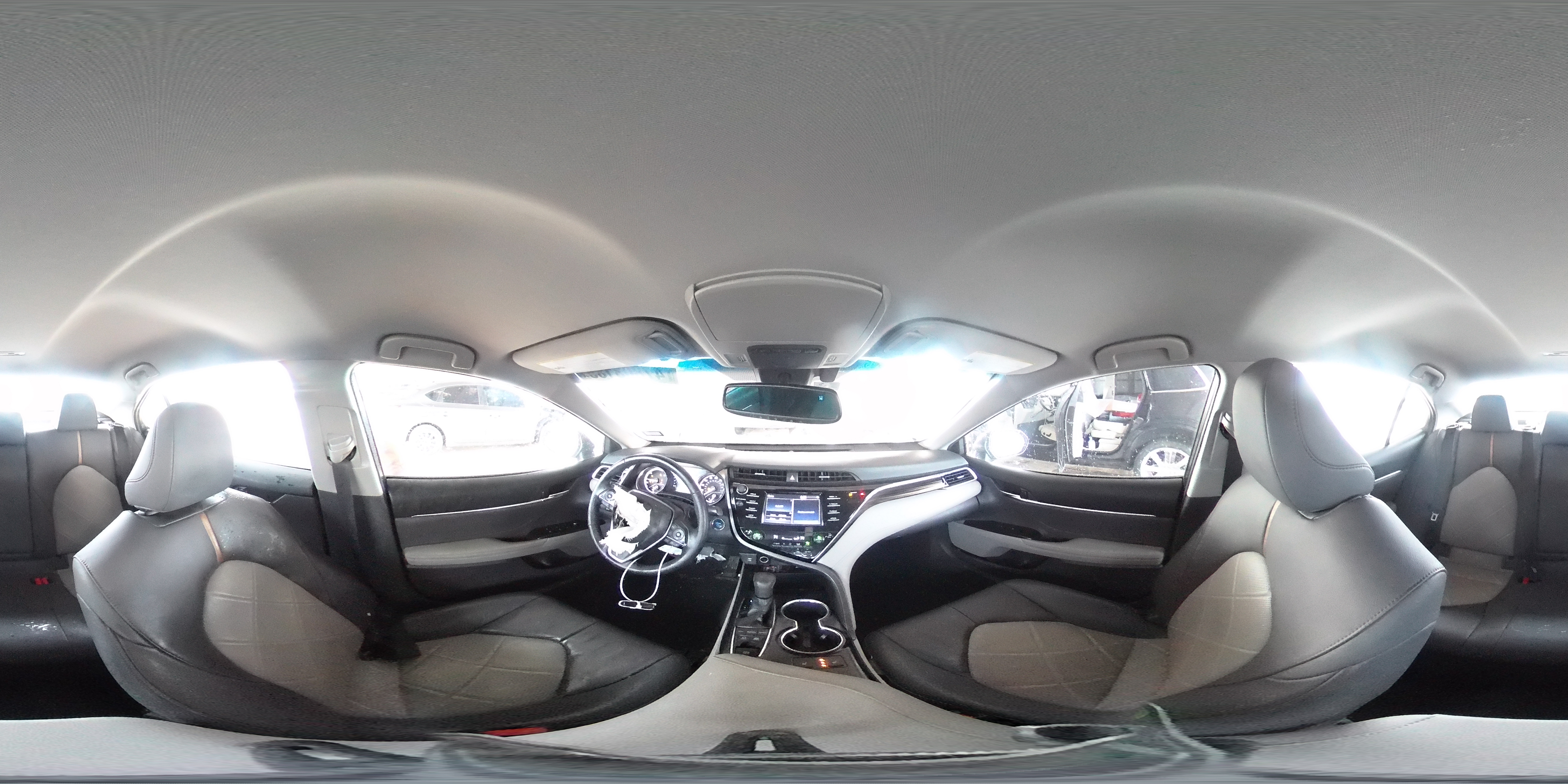 2018 Toyota Camry - Image 13