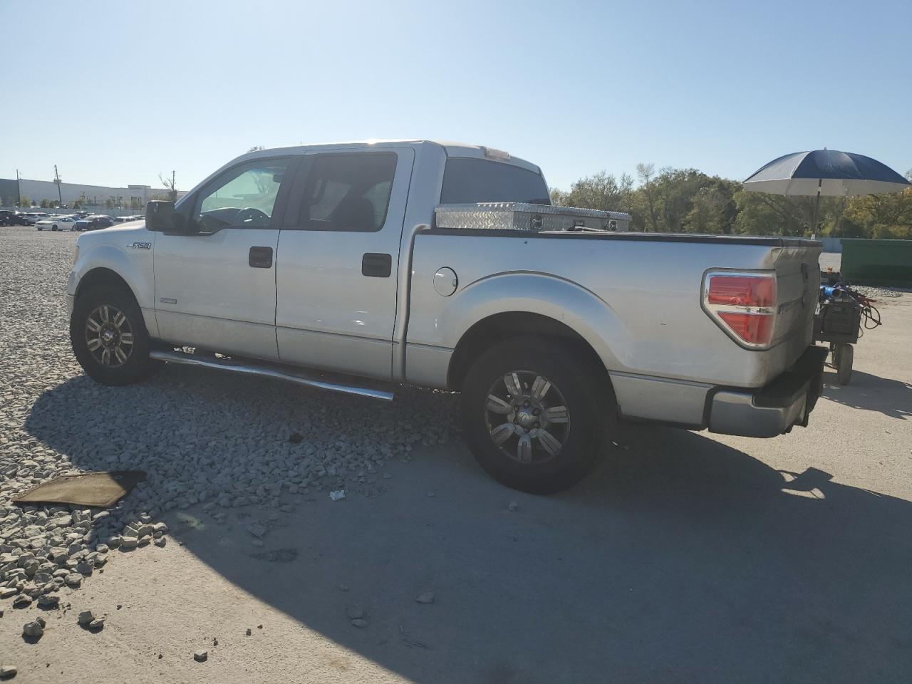 2011 Ford F-150 - Image 2