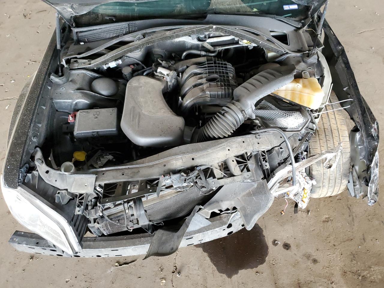 2016 Chrysler 300 - Image 12