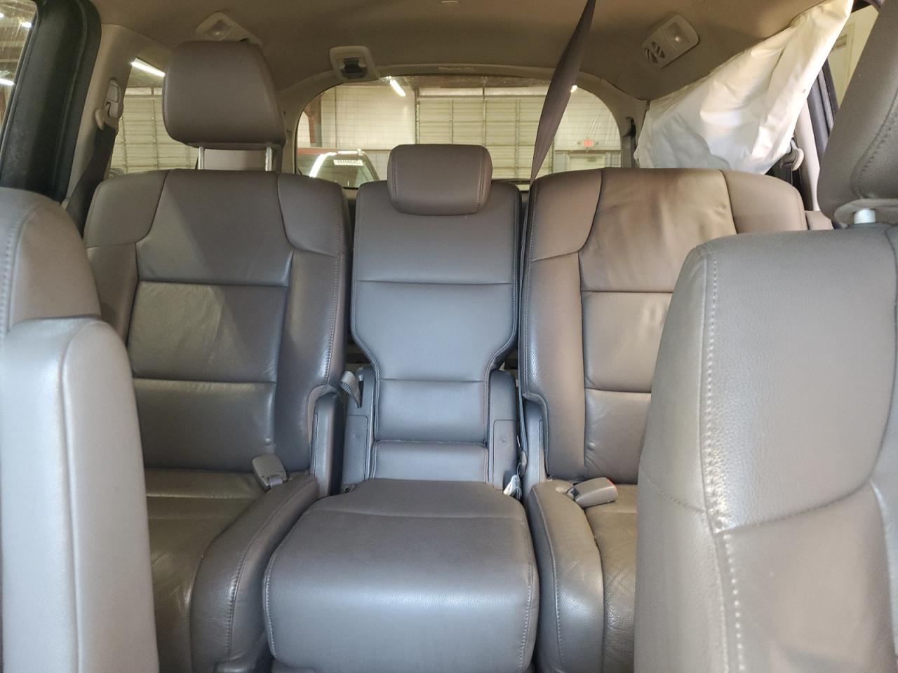 2011 Honda Odyssey - Image 10