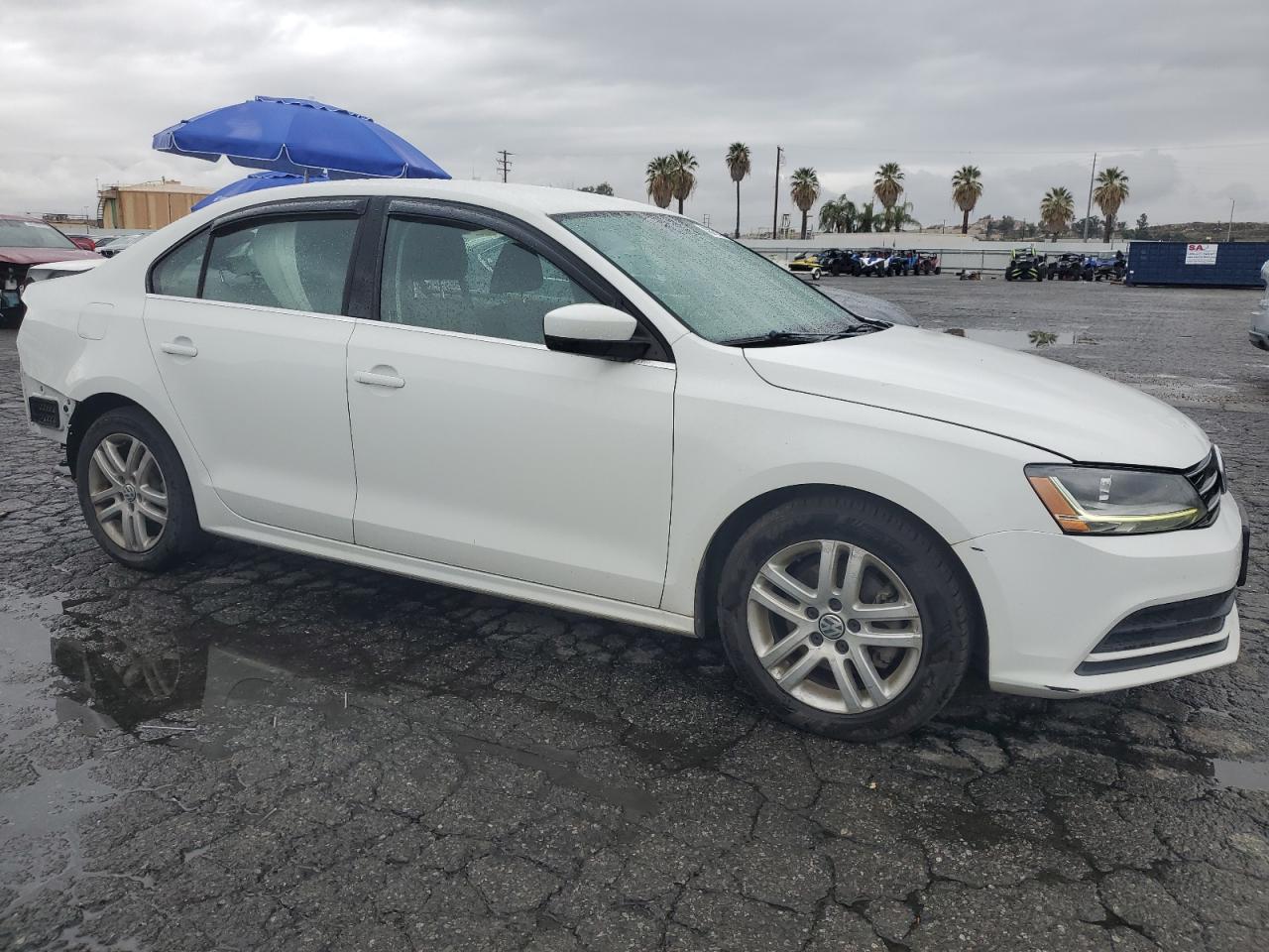 2017 Volkswagen Jetta - Image 4
