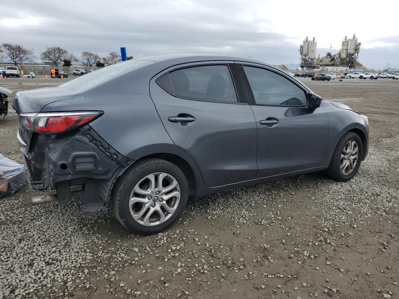 3MYDLBYV9HY152978 TOYOTA YARIS 2017