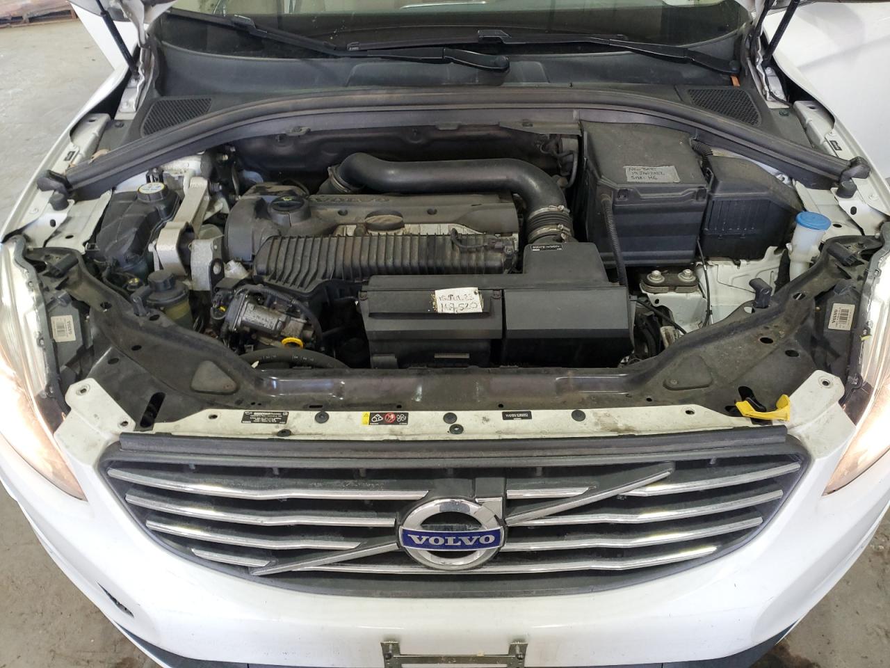 2016 Volvo XC60 - Image 13