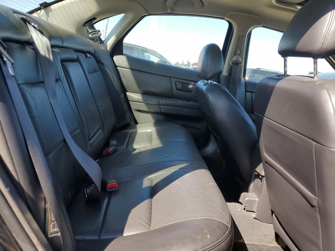 2003 Ford Taurus - Image 10
