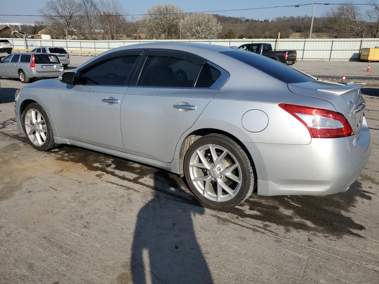 2009 Nissan Maxima - Image 2
