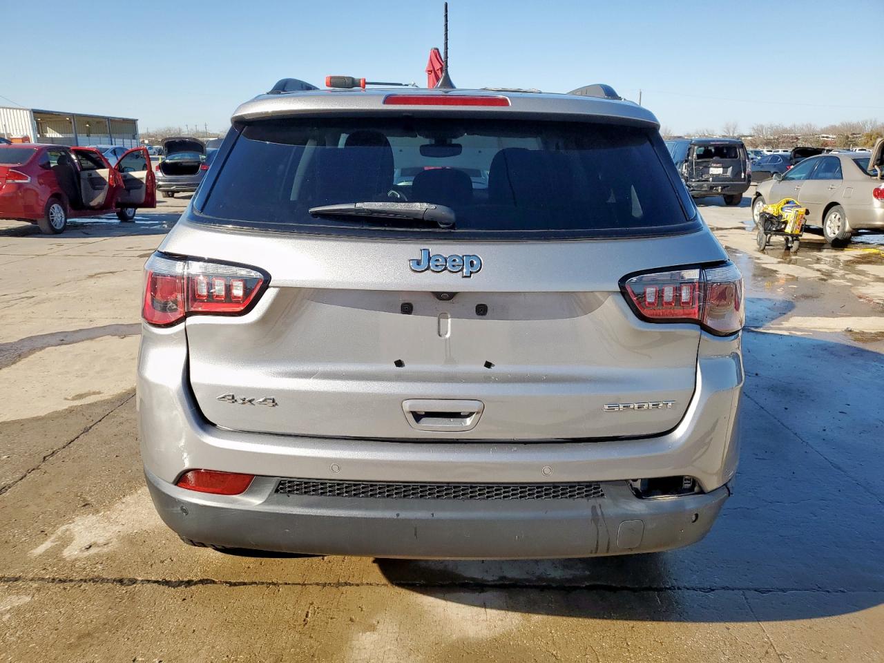 2017 Jeep Compass - Image 6