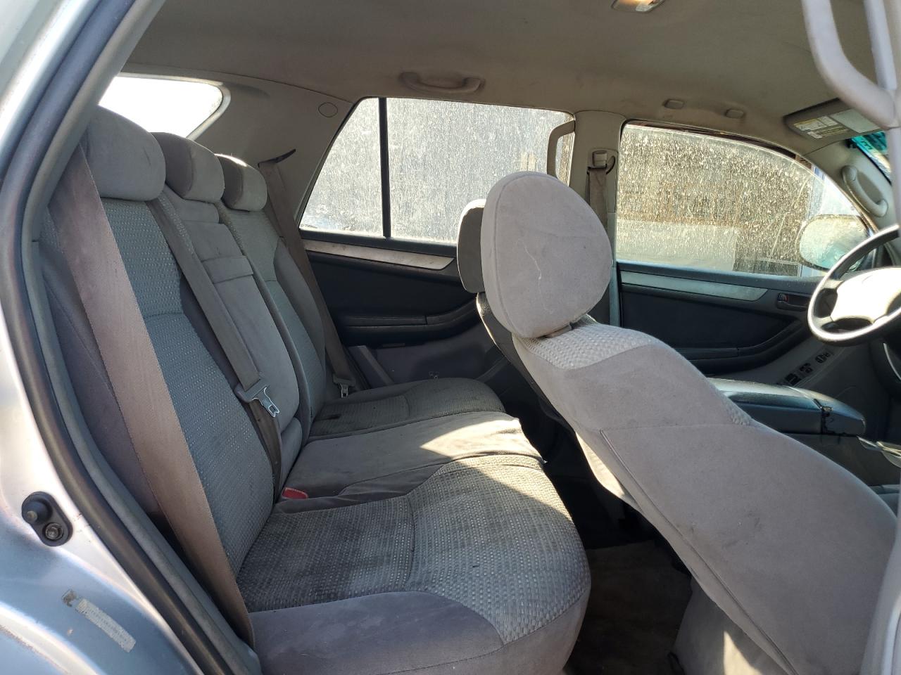 2003 Toyota 4Runner - Image 10