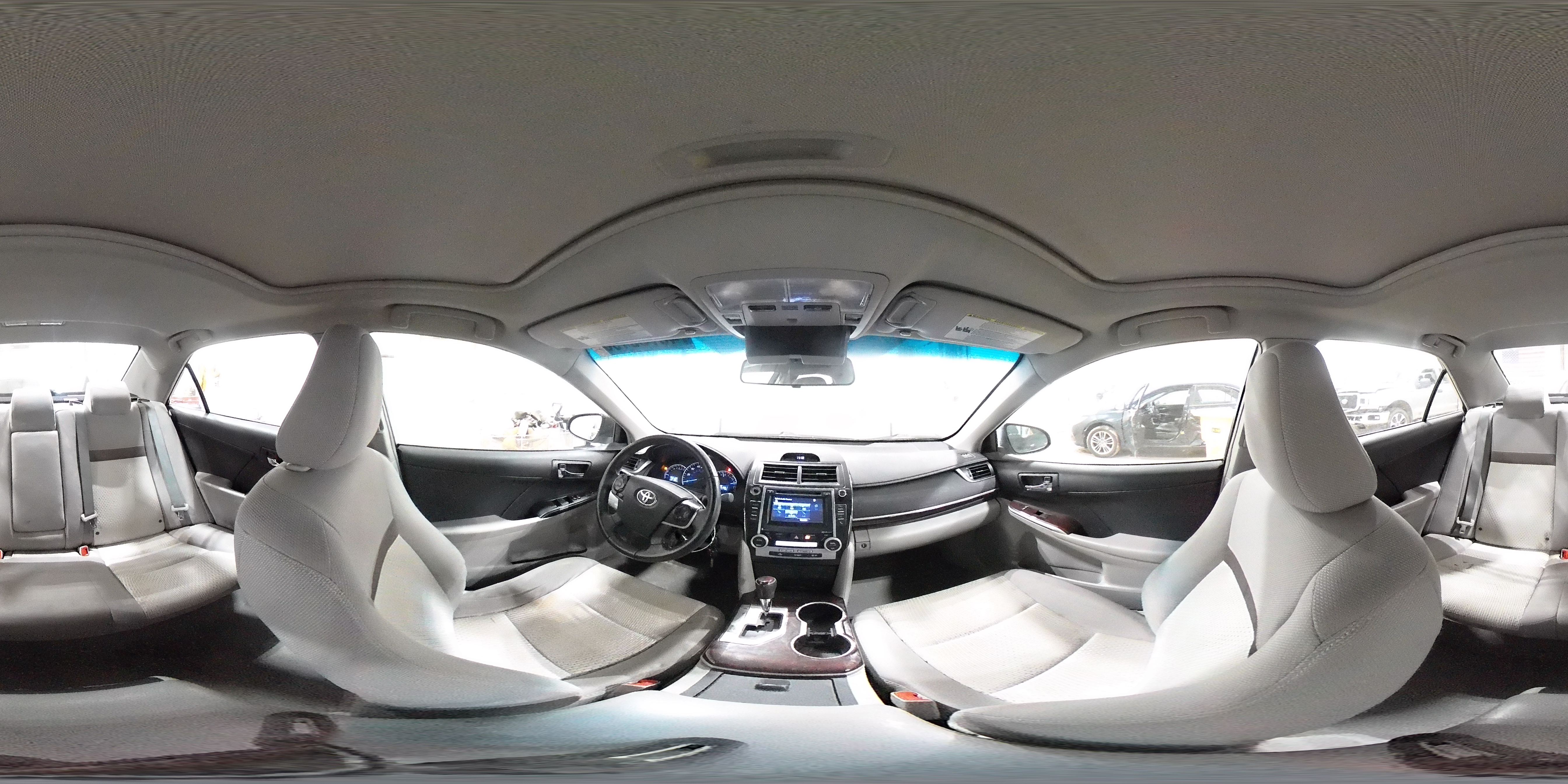 2014 Toyota Camry - Image 13