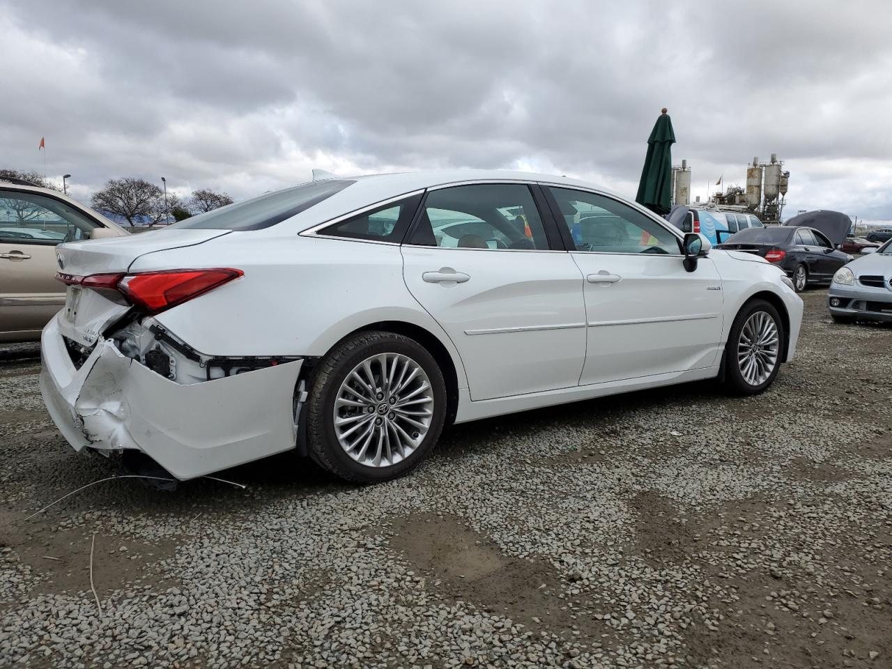 2021 Toyota Avalon - Image 3