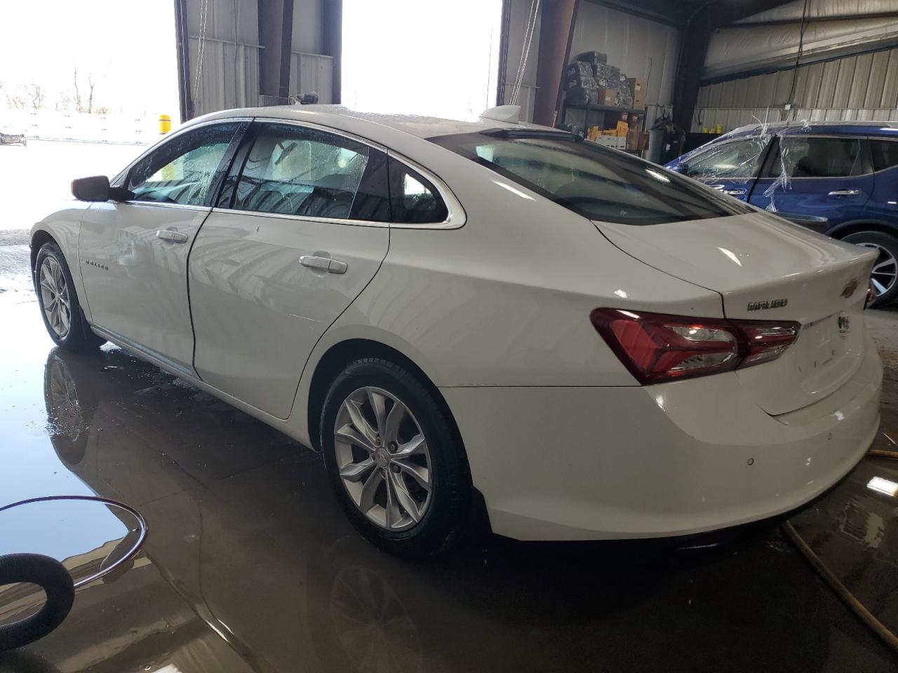 2019 Chevrolet Malibu - Image 2
